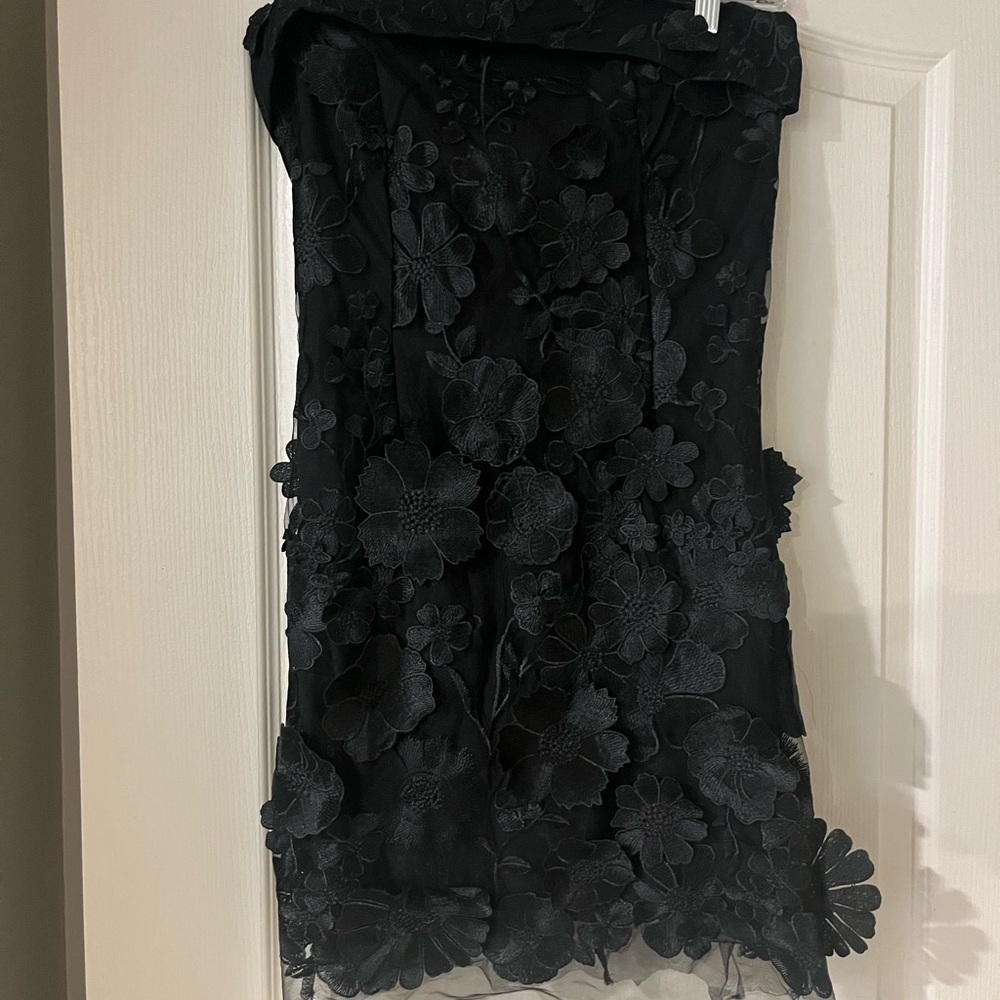 Elegant Black Floral Strapless Dress